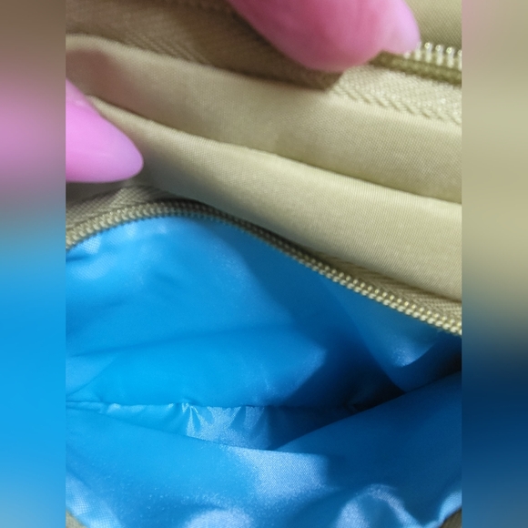 Travelon RFID Lime Green Crossbody Bag - Picture 7 of 13